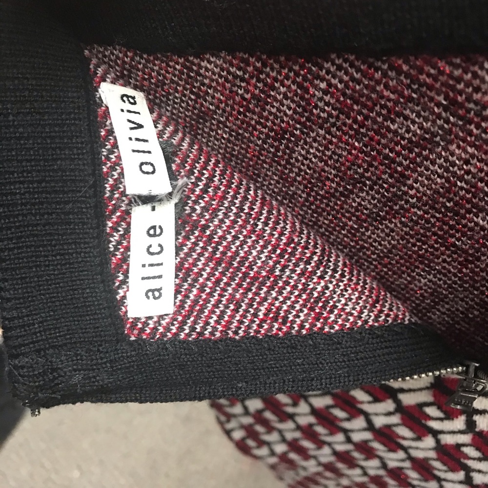 SOLD! Alice Olivia patterned skirt NWOT